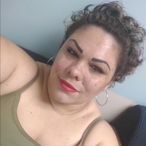 Meet your Posher, Sheika